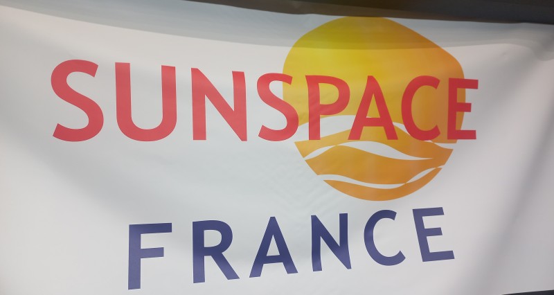 pose installation de pergola bioclimatique avec Scream rouleau sur Cannes à côté de Nice