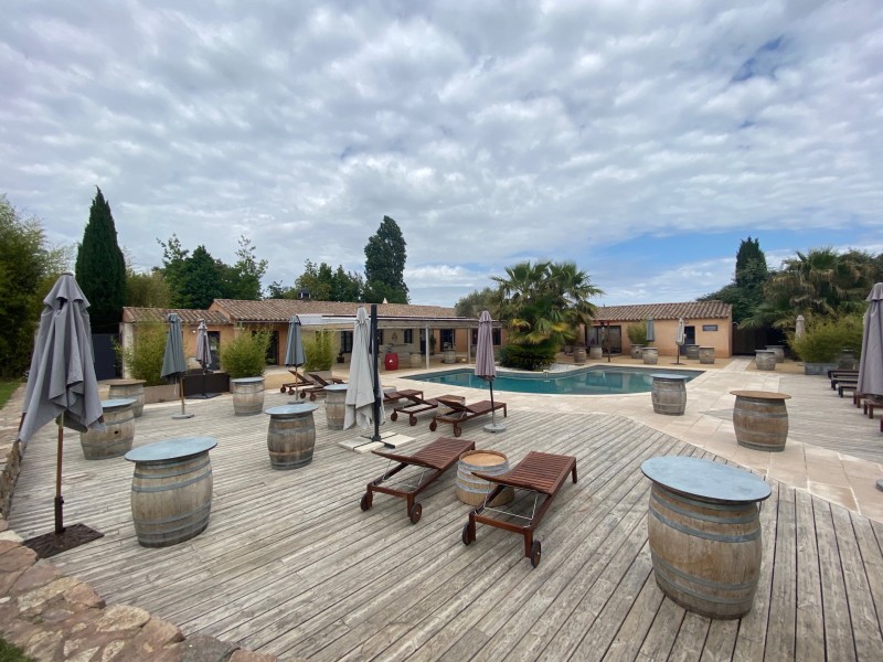 Où trouver un lieu avec piscine pour des événements privés à Montpellier dans l'Hérault?