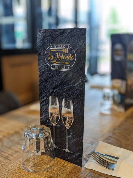 Trouver une agence externalisée pour le marketing et la communication d'un restaurant haut de gamme à Boulogne Billancourt dans les Hauts de Seine