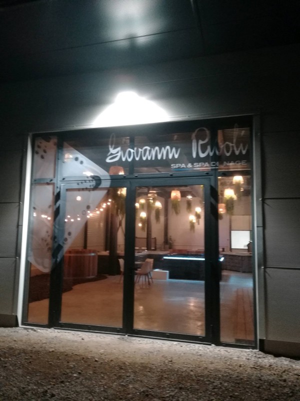 Vente et installation de spa et de spa de nage de plusieurs modèles et coloris sur Montpellier proche de Sète