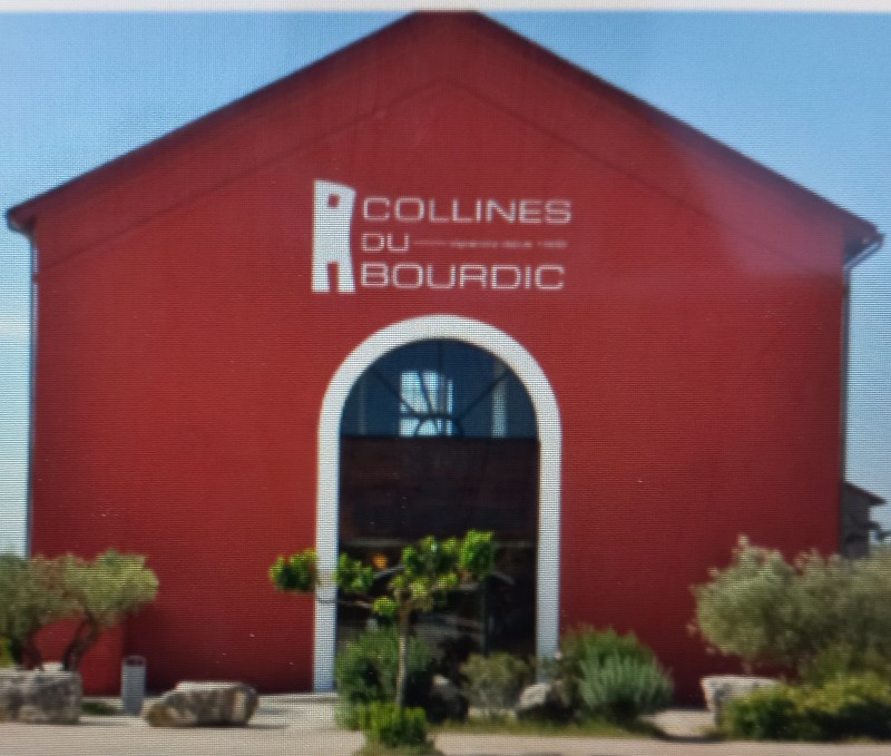 soirée dégustation de vin de la cave de bourdic au restaurant wine clock à Uzès