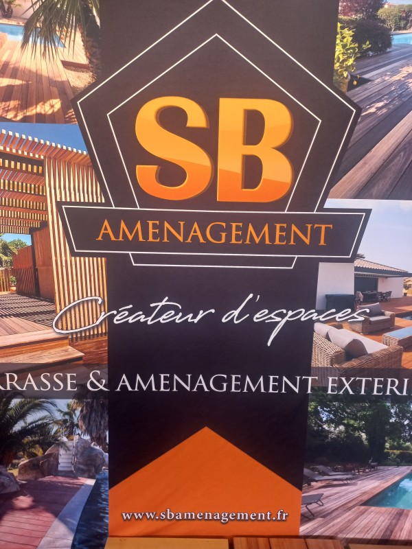 relation d'une terrasse en carrelage par une carrelage terrasse sur plot en bois exotique à Sommières à côté de Lunel