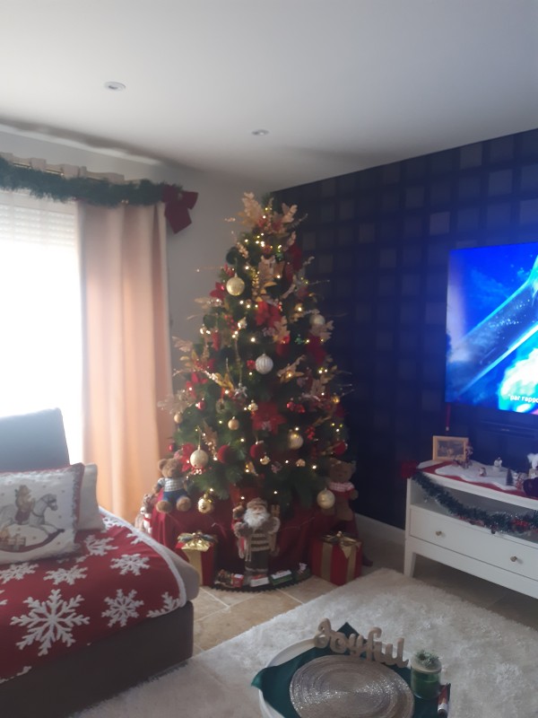 réalisation de sapin de Noël rouge et doré à Coufouleux