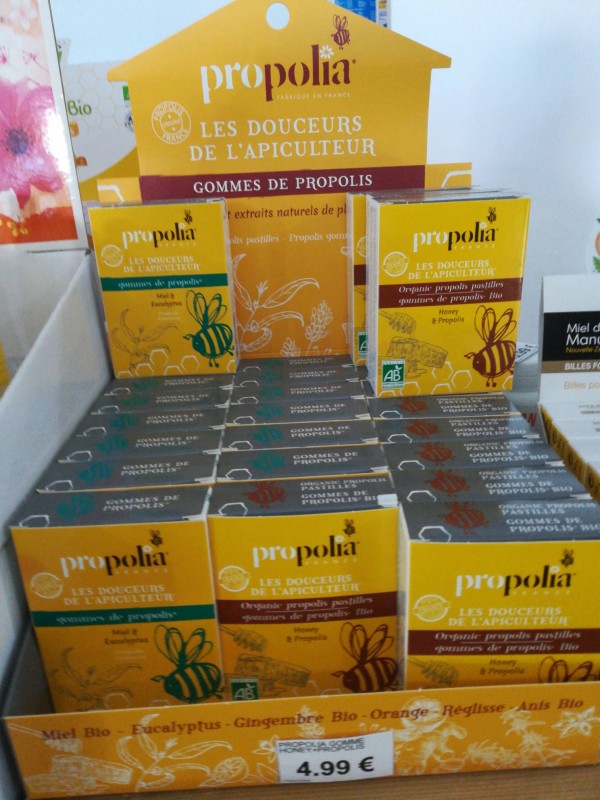 Magasin de parapharmacie vendant des produits à base de cire d'abeille  Propolia à Nîmes dans le Gard