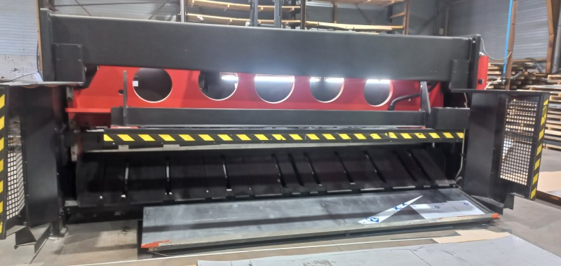 société spécialisée dans le pliage de feuilles aluminium sur mesure à Nîmes proche d'Arles