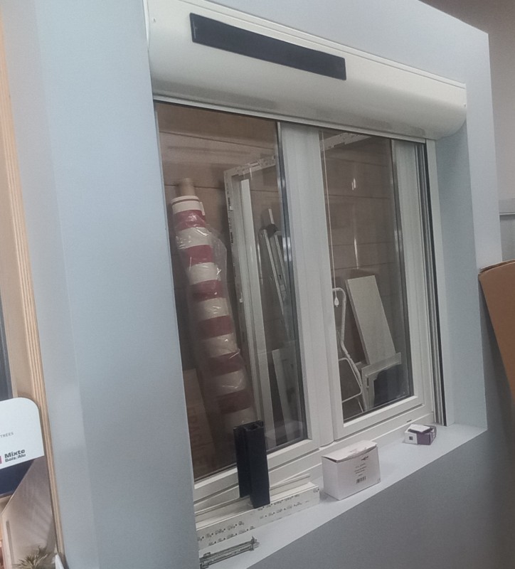 poser installation de volet roulant solaire sur mesure Bagnols-sur-Cèze à côté de les angles