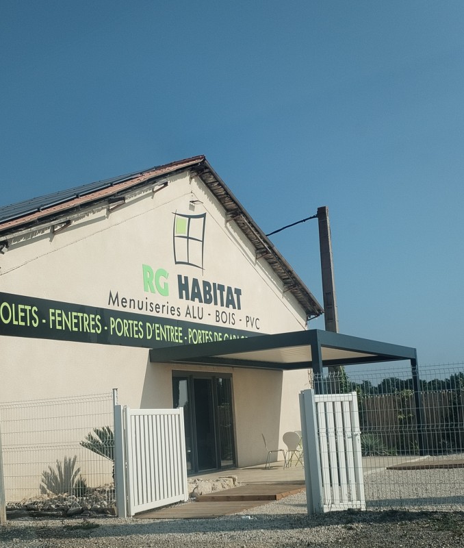 trouver une entreprise de menuiserie pour un remplacement de portail coulissant aluminium à Balaruc proche de Sète.
