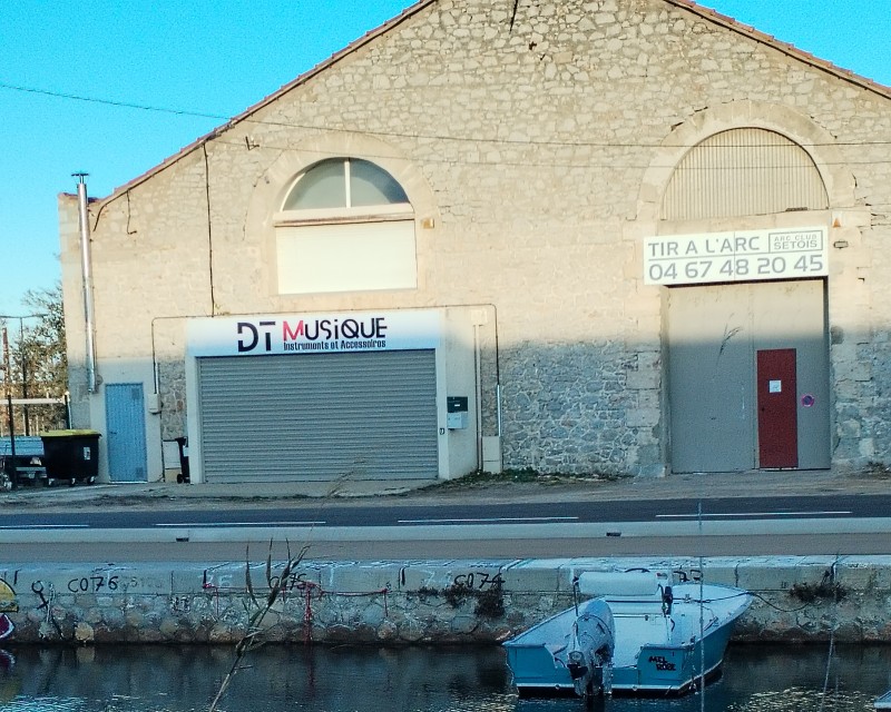 où trouver un magasin de musique pour acheter un clavier pour débutant a Sète proche de Montpellier 34