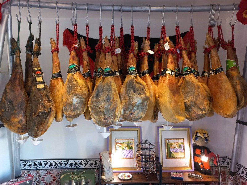 Où trouver un magasin et une charcuterie de produits espagnols sur Nîmes et Alès