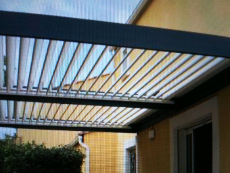 Pose et installation d'une pergola bioclimatique adossée 2 murs à Mussidan à côté de Périgueux