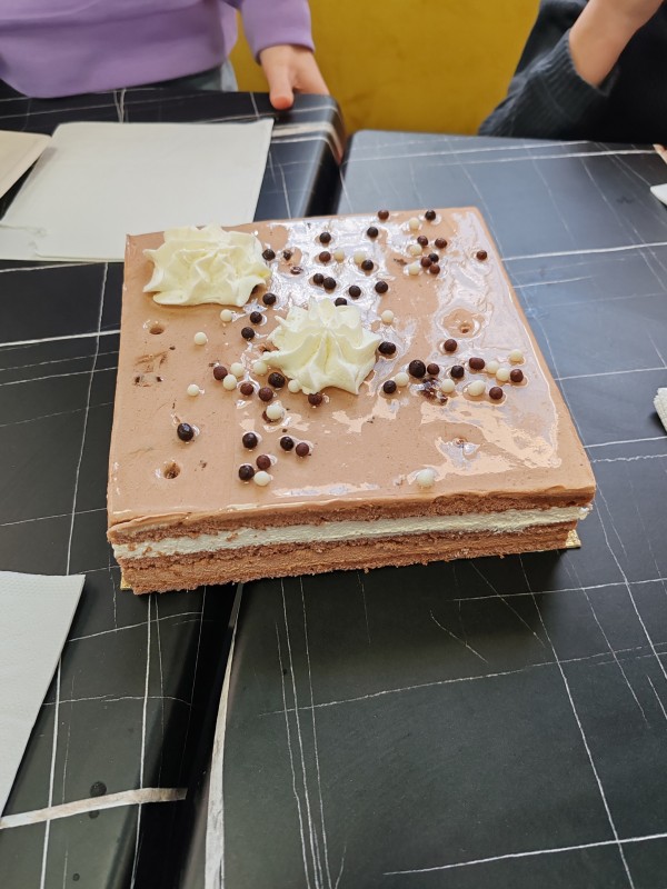 vente d'une charmante maison de plain-pied sur une jolie parcelle de terrain plat piscine able avec grand séjour et cuisine séparés sur Berre-l'Étang 13130