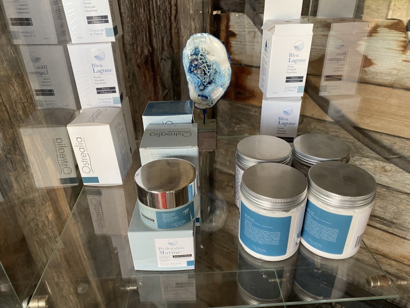 Crème anti rides naturel à base de nacre extrait d’huîtres de la marque Ostrealia disponible sur Marseillan proche d’Agde 