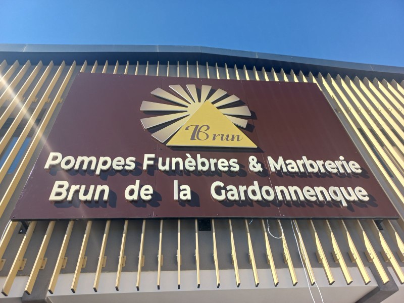 où trouver une entreprise de pompes funèbres pour un enterrement à Saint Chaptes proche de Dions 