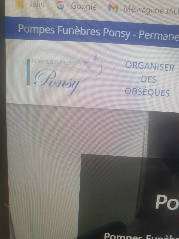 Poser mises en place dans un caveau en béton par pompes funèbres au Cres proche de Montpellier