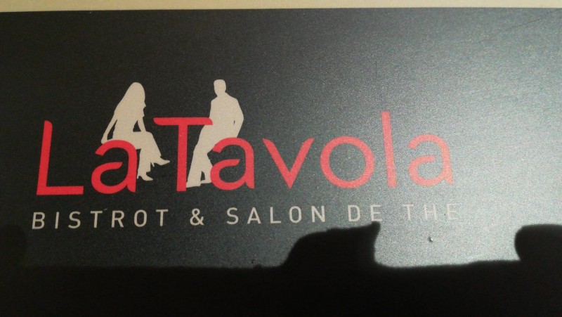 réserver un taxi pour faire la route des vins sur une journée dans les Alpilles St mitre proche des Alpilles Seb Taxi