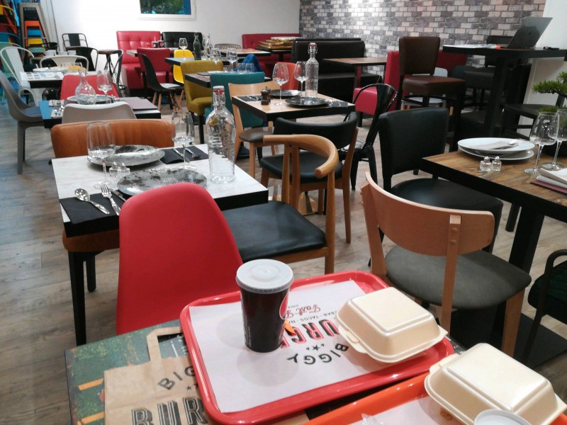 Magasin pour la vente de table et chaises de restaurant design pour CHR Montpellier à côté de Béziers