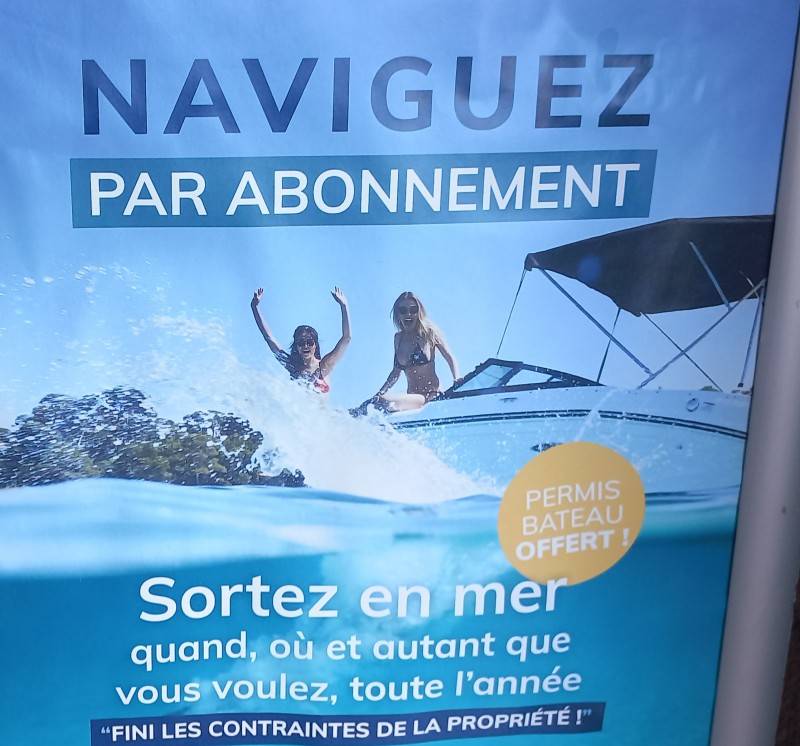location d'un bateau semi rigide  de marque QUICKSILVER par abonnement  d'occasion sur Marseillan proche sète