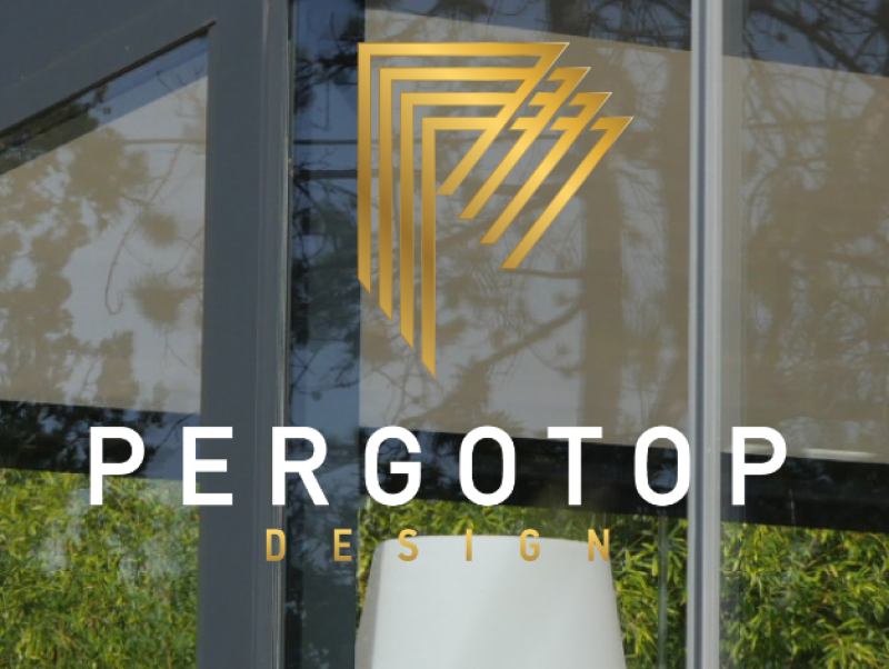 Installation de pergola bioclimatique aluminium avec protection solaire à Avignon dans le Vaucluse