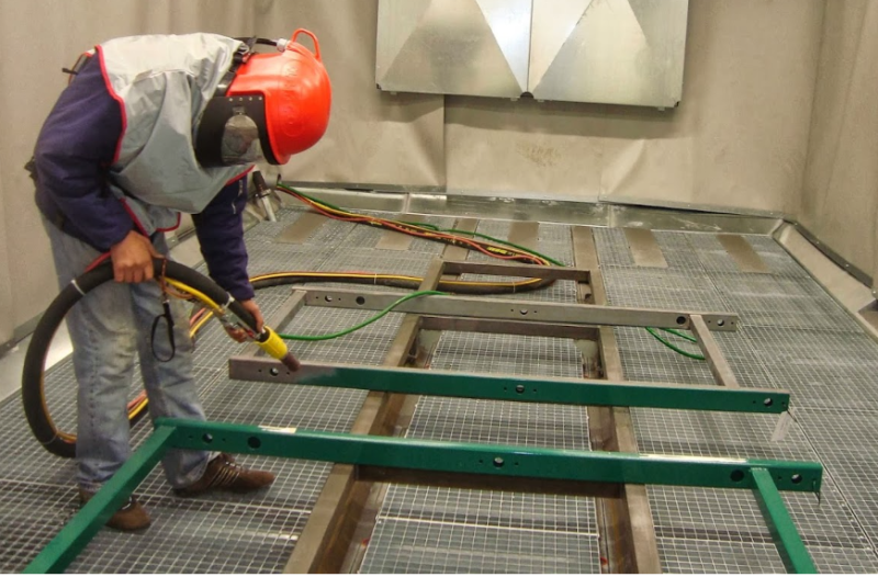 Vente de machine de peinture liquide pour carrossier automobile à Pertuis proche d'Aix-en-Provence