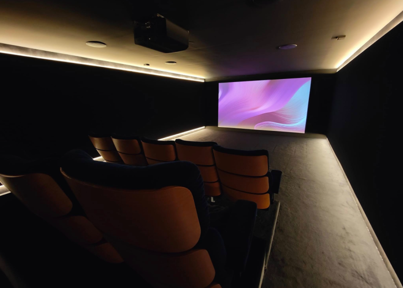 Installer une salle de cinéma à domicile à Marseille