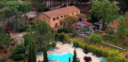 ou organiser un repas de fin d'année ou un séminaire d'entreprise sur Nîmes à côté d'Alès