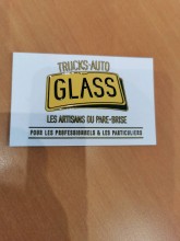 Remplacement d'un pare-brise chez un client qui avait une Mercedes avec le pare-brise fissuré à Montpellier